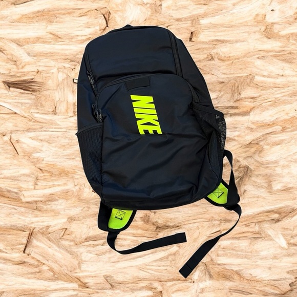 nike brasilia varsity backpack